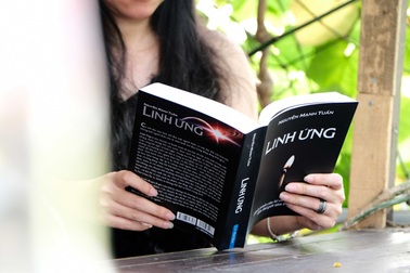 "Linh ứng" - Hành trình tâm linh và nỗi đau chiến tranh của người ở lại