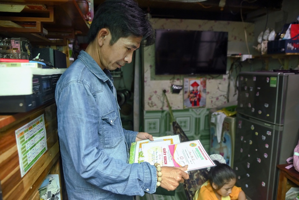 Công nhân vui Tết ở nhà trọ, nghẹn ngào mong ước trong năm mới - 2 Công nhân vui Tết ở nhà trọ, nghẹn ngào mong ước trong năm mới - 2