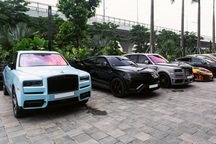 Dàn siêu xe trị giá gần 100 tỷ hội tụ tại Hà Nội, có mẫu độc nhất Việt Nam