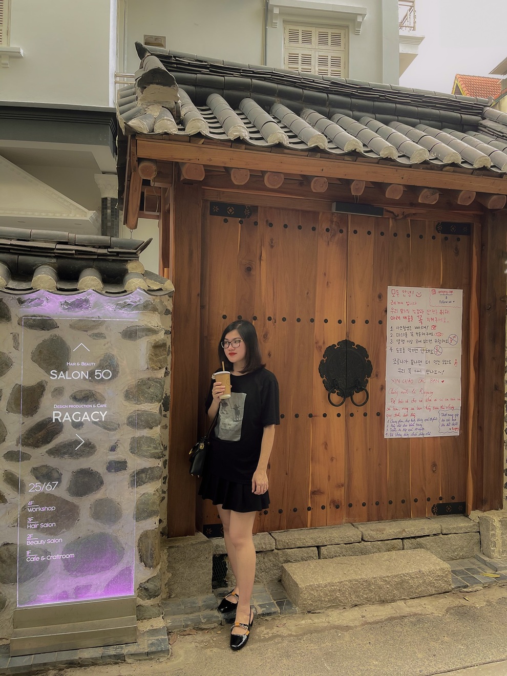 Quán cà phê thiết kế như Seoul thu nhỏ giữa lòng Hà Nội - 9 Quán cà phê thiết kế như Seoul thu nhỏ giữa lòng Hà Nội - 9