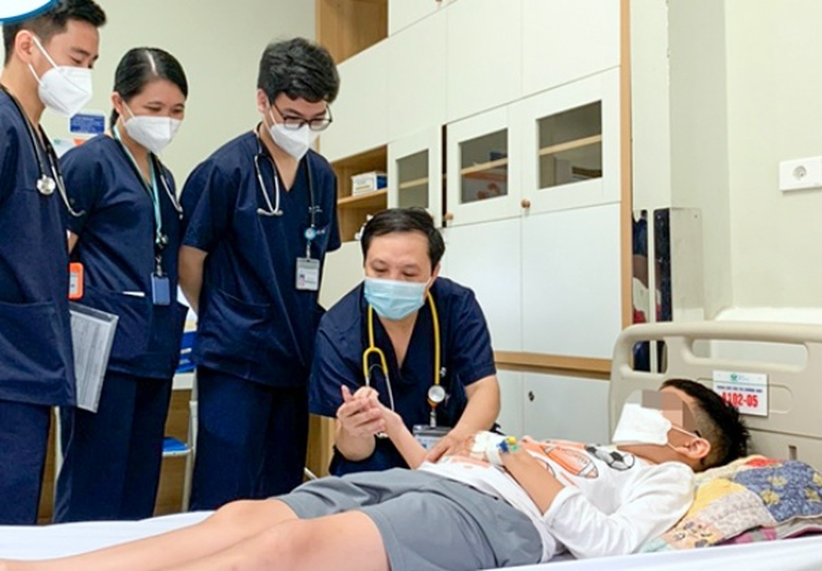 Mua rắn độc về nuôi làm thú cưng, thiếu niên bị rắn cắn nguy hiểm tính mạng - 2 Mua rắn độc về nuôi làm thú cưng, thiếu niên bị rắn cắn nguy hiểm tính mạng - 2