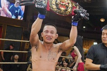 Hai võ sĩ Việt Nam vô địch giải võ thuật tổng hợp quốc tế