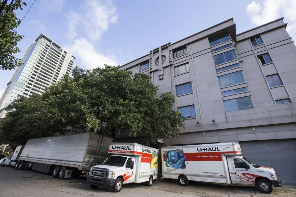 Mỹ đột kích lãnh sự quán Trung Quốc ở Houston - 4 Mỹ đột kích lãnh sự quán Trung Quốc ở Houston - 4