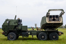 Nga xây gần xong cầu huyết mạch mới, Ukraine bắn rocket HIMARS nổ tung