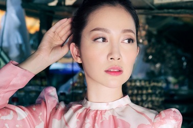 Linh Nga nổi bật trên phố xuân với những gam màu pastel