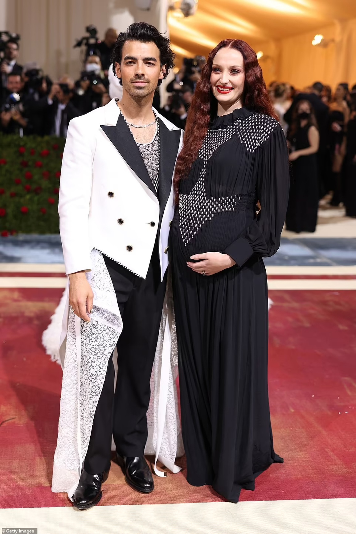 Dàn người đẹp đọ dáng bốc lửa trong sự kiện thời trang Met Gala - 6 Dàn người đẹp đọ dáng bốc lửa trong sự kiện thời trang Met Gala - 6