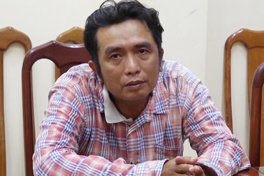 Chồng thiếu nợ, vợ bị chặn đường ép vào quán cà phê để đòi tiền