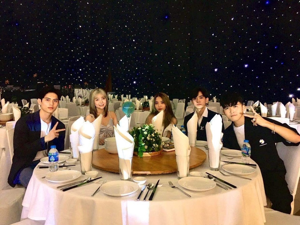 Những khoảnh khắc ấn tượng trong Đêm tiệc Nữ Vương của Huyền Phi Award - 2 Những khoảnh khắc ấn tượng trong Đêm tiệc Nữ Vương của Huyền Phi Award - 2