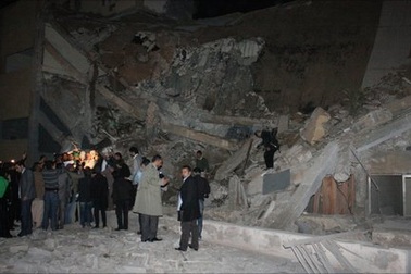 Nhà Tổng thống Libya trúng tên lửa, Mỹ “sẽ trao” quyền chỉ huy cho Pháp-Anh