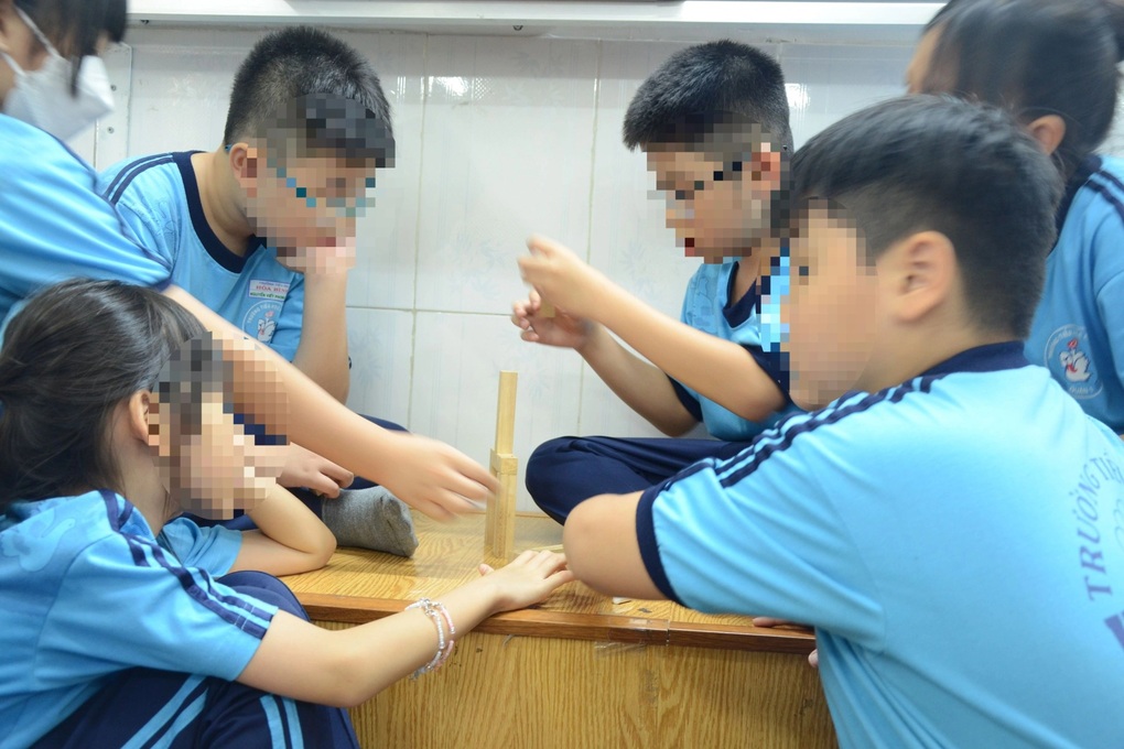 Môn liên kết moi tiền phụ huynh: Ai kiểm tra, quản lý chất lượng? - 1 Môn liên kết moi tiền phụ huynh: Ai kiểm tra, quản lý chất lượng? - 1