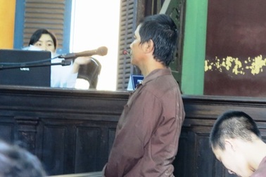 Án nặng cho gã cha dượng nhiều lần xâm hại con riêng của vợ