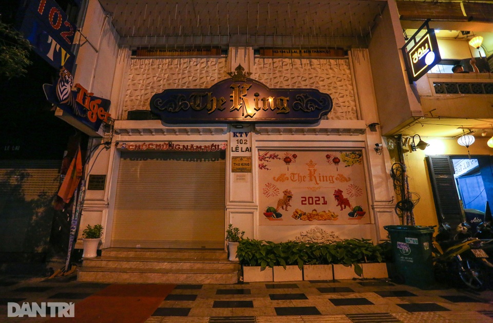 Sau vụ xử phạt karaoke trá hình, loạt phố massage ở TP.HCM đóng cửa im lìm - 2 Sau vụ xử phạt karaoke trá hình, loạt phố massage ở TP.HCM đóng cửa im lìm - 2