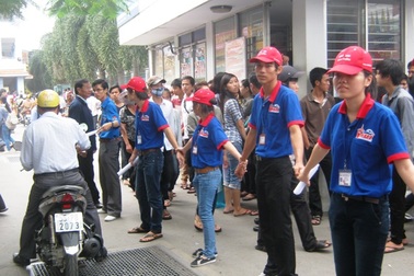 SV làm tình nguyện không chờ được vinh danh