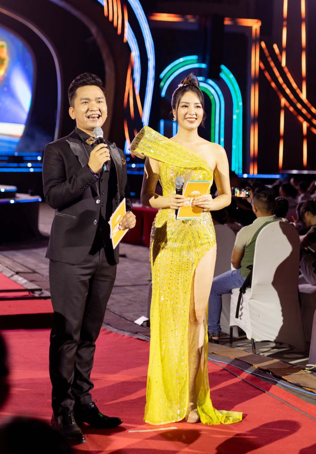 Á hậu Thụy Vân tiết lộ tai nạn đau đớn khi lên sóng trực tiếp - 9