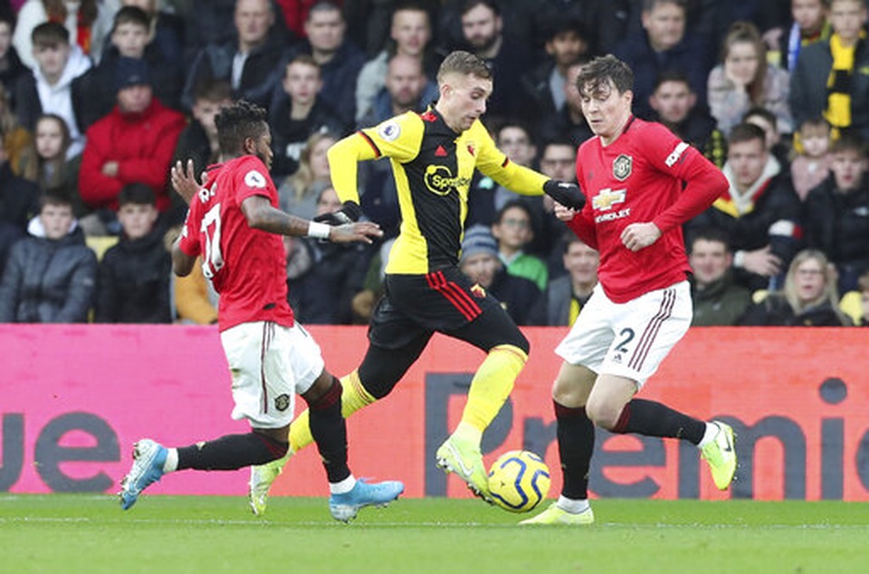 Watford 2-0 Man Utd: Hai bàn thắng trong ba phút - 10 Watford 2-0 Man Utd: Hai bàn thắng trong ba phút - 10
