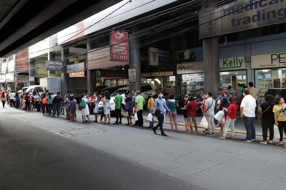 Người dân Philippines đổ xô tích trữ, Tổng thống xét nghiệm Covid-19 - 2 Người dân Philippines đổ xô tích trữ, Tổng thống xét nghiệm Covid-19 - 2