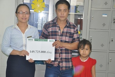 Gần 150 triệu đồng đến với bé Tiệp bị dị dạng tĩnh mạch.