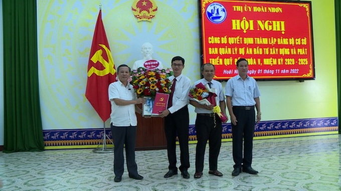 Thị ủy Hoài Nhơn tổ chức hội nghị công bố Quyết định thành lập Đảng bộ cơ sở Ban quản lý dự án ĐTXD và PTQĐ thị xã khóa V, nhiệm kì 2020 – 2025, kể từ ngày 1.11.2022.