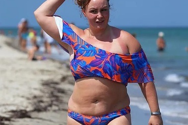 Chanelle Hayes khổ sở vì tăng cân