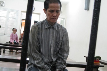 Phóng hỏa đốt nhà tình địch vì bị “nẫng” mất vợ và bị làm nhục trước dân làng 