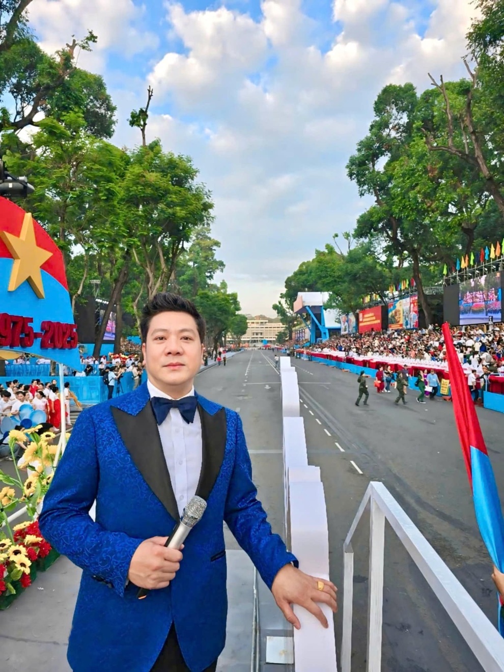 NSND Quốc Hưng hòa giọng cùng NSND Tạ Minh Tâm mở màn đại lễ 30/4 - 2 NSND Quốc Hưng hòa giọng cùng NSND Tạ Minh Tâm mở màn đại lễ 30/4 - 2