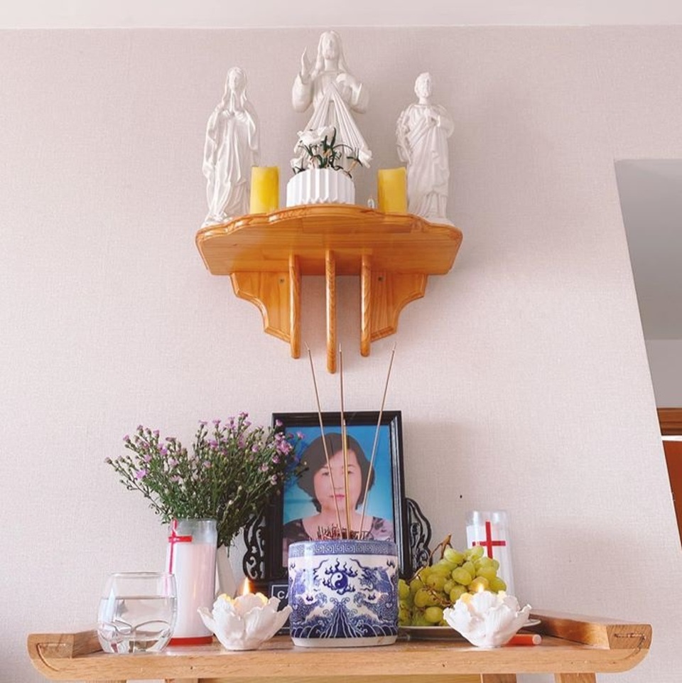 Diễm My 9X trải lòng trong ngày giỗ đầu của Mẹ - 1 Diễm My 9X trải lòng trong ngày giỗ đầu của Mẹ - 1