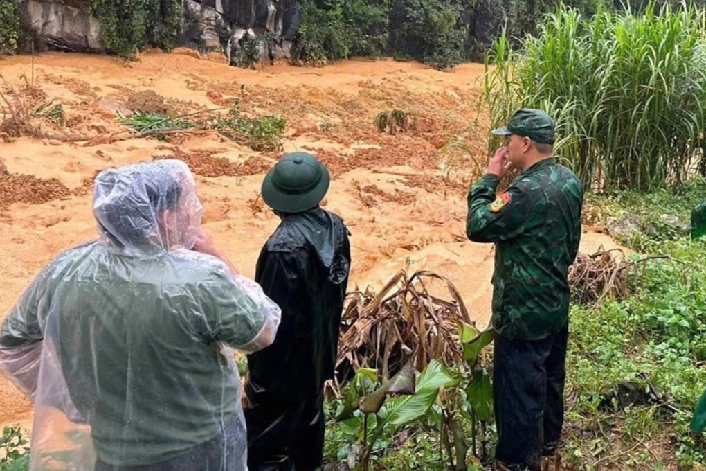 Sạt lở đất, 4 người trong một gia đình ở Tuyên Quang mất tích - 1 Sạt lở đất, 4 người trong một gia đình ở Tuyên Quang mất tích - 1