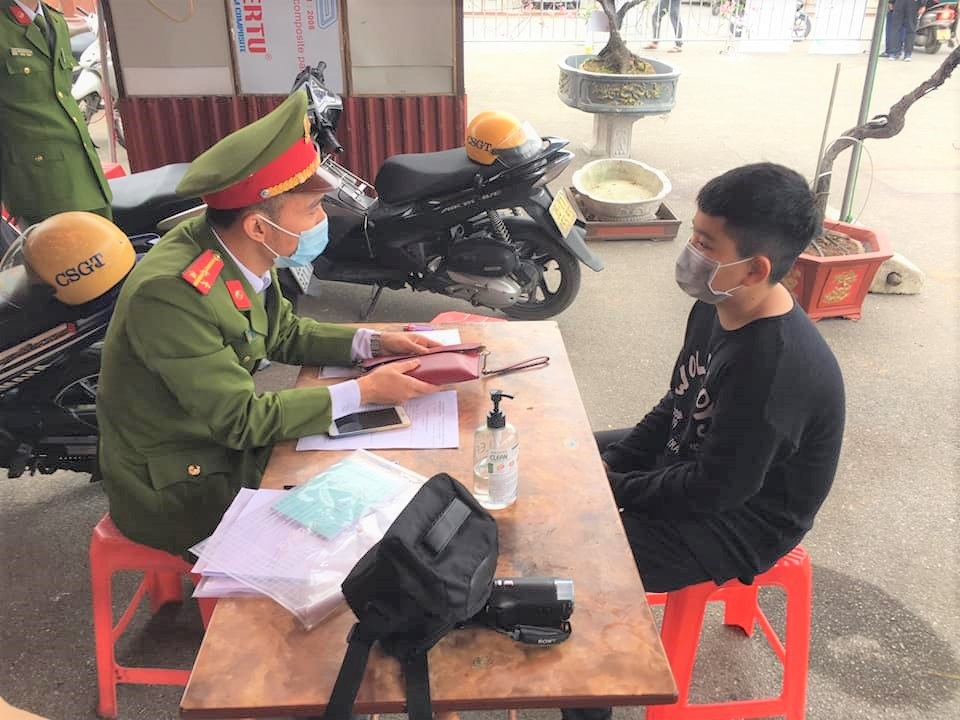 Ninh Bình: Học sinh lớp 6 nhặt được 60 triệu đồng tìm trả người đánh mất - 1 Ninh Bình: Học sinh lớp 6 nhặt được 60 triệu đồng tìm trả người đánh mất - 1