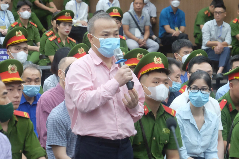 Cựu Đại sứ Vũ Hồng Nam: Nhiều người trách tôi, sao lại xin thêm chuyến bay? - 1 Cựu Đại sứ Vũ Hồng Nam: Nhiều người trách tôi, sao lại xin thêm chuyến bay? - 1