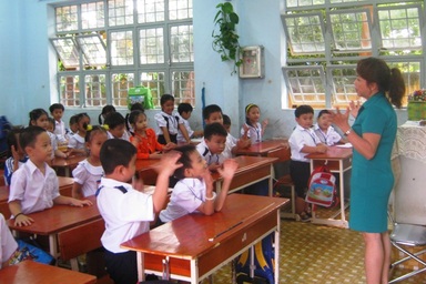 Lo đối phó “nặng” hơn dạy trò?