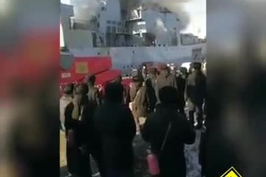 Tàu chiến Nga bốc cháy ở Viễn Đông