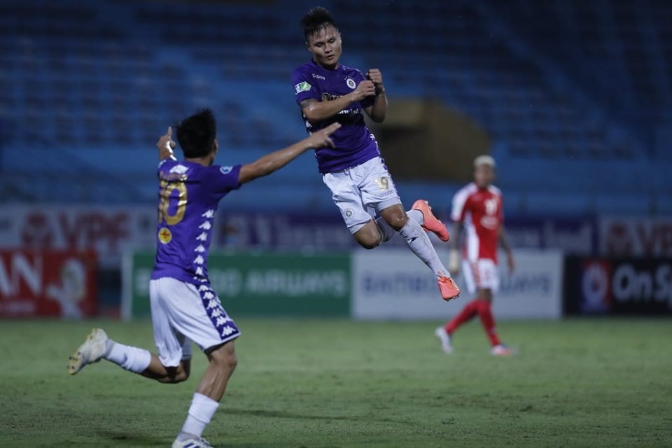 CLB Hà Nội 5-1 CLB TP.HCM: Văn Quyết, Quang Hải tỏa sáng rực rỡ - 5 CLB Hà Nội 5-1 CLB TP.HCM: Văn Quyết, Quang Hải tỏa sáng rực rỡ - 5