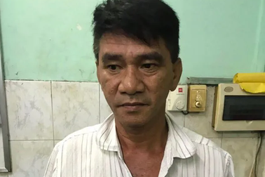 Tạm giữ tài xế xích lô “chặt chém” 2,9 triệu đồng của du khách Nhật