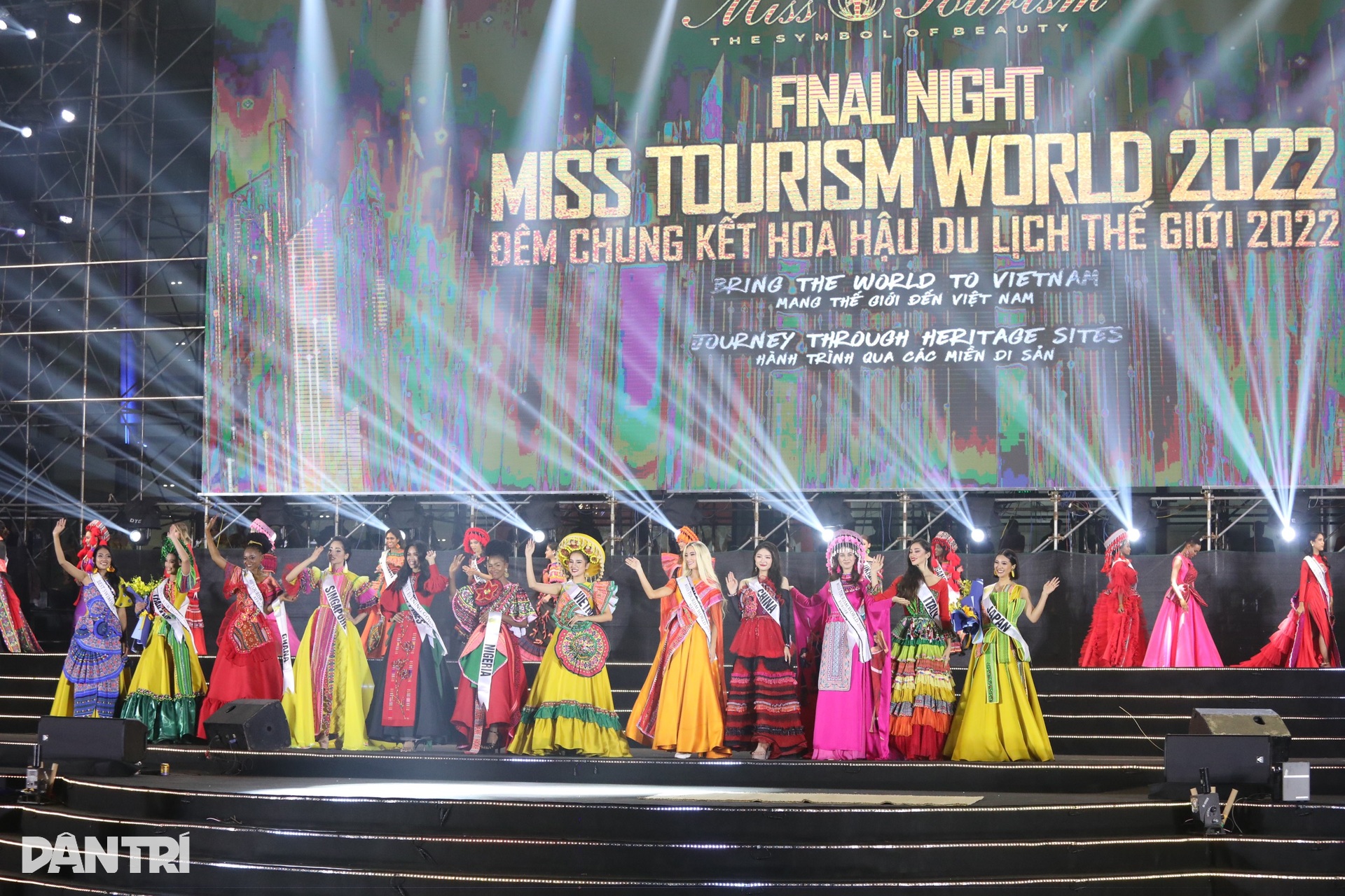 Người đẹp Nhật Bản đăng quang Hoa hậu Du lịch thế giới, Hương Ly Á hậu 2 - 11 Người đẹp Nhật Bản đăng quang Hoa hậu Du lịch thế giới, Hương Ly Á hậu 2 - 11