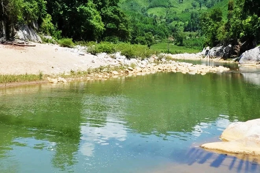 Bé gái bị đuối nước tử vong khi đi tắm sông ở Quảng Ngãi - 1 Bé gái bị đuối nước tử vong khi đi tắm sông ở Quảng Ngãi - 1