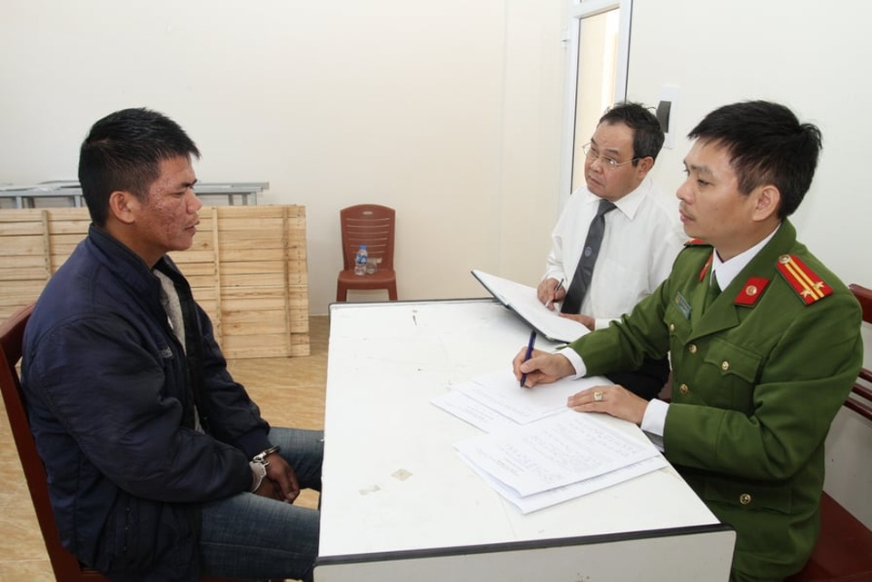 Bắt giữ nghi phạm hiếp dâm, giết cô gái 17 tuổi - 1 Bắt giữ nghi phạm hiếp dâm, giết cô gái 17 tuổi - 1