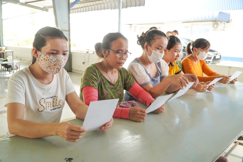 Những câu hỏi đầy lo lắng của công nhân về rút BHXH một lần - 4 Những câu hỏi đầy lo lắng của công nhân về rút BHXH một lần - 4