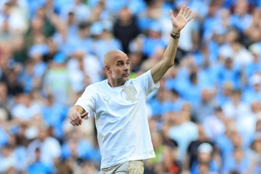 Man City thua ngược Aston Villa trong ngày chia tay HLV Guardiola