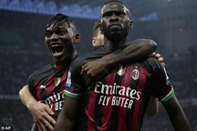Diaz lập siêu phẩm solo, AC Milan xuất sắc hạ gục Juventus