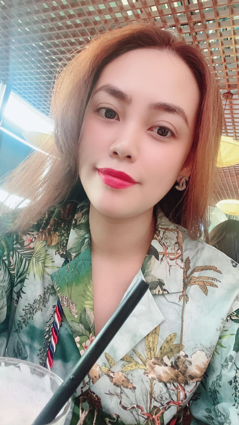 Kua Chảnh Shop: Chinh phục các tín đồ thời trang bằng các sản phẩm độc đáo và phong cách - 1 Kua Chảnh Shop: Chinh phục các tín đồ thời trang bằng các sản phẩm độc đáo và phong cách - 1