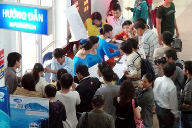 Tết đến, công nhân lại lo lắng tìm phương tiện về quê