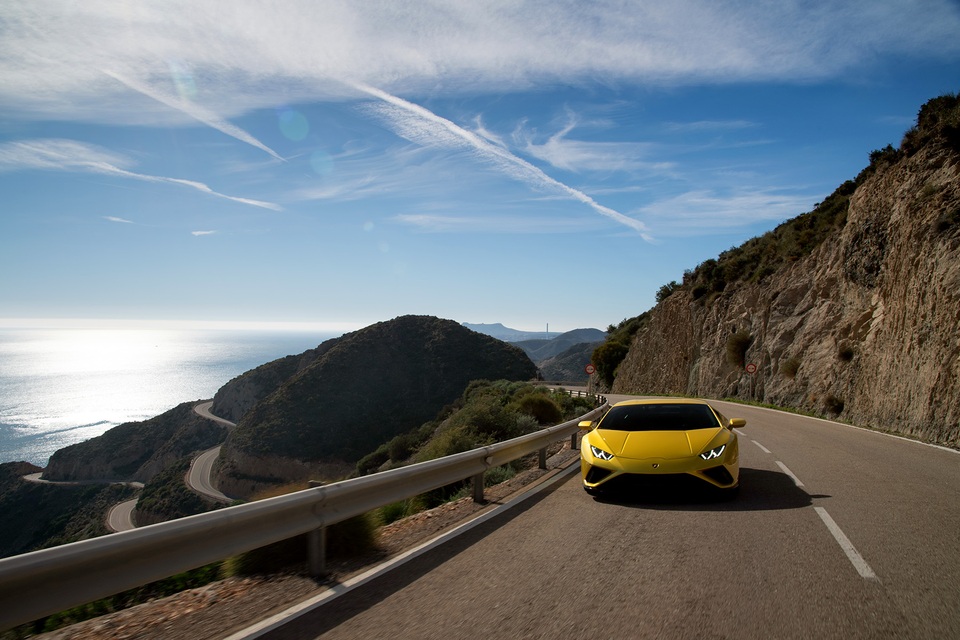 Lamborghini tung Huracan EVO “giá rẻ” - 1 Lamborghini tung Huracan EVO “giá rẻ” - 1