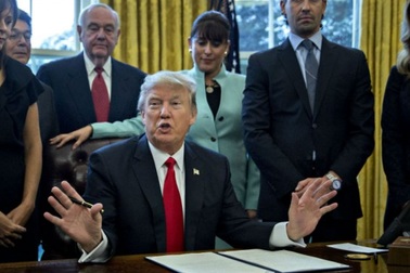 Con trai ông Trump lấy tên bố đặt cho câu lạc bộ golf ở Dubai