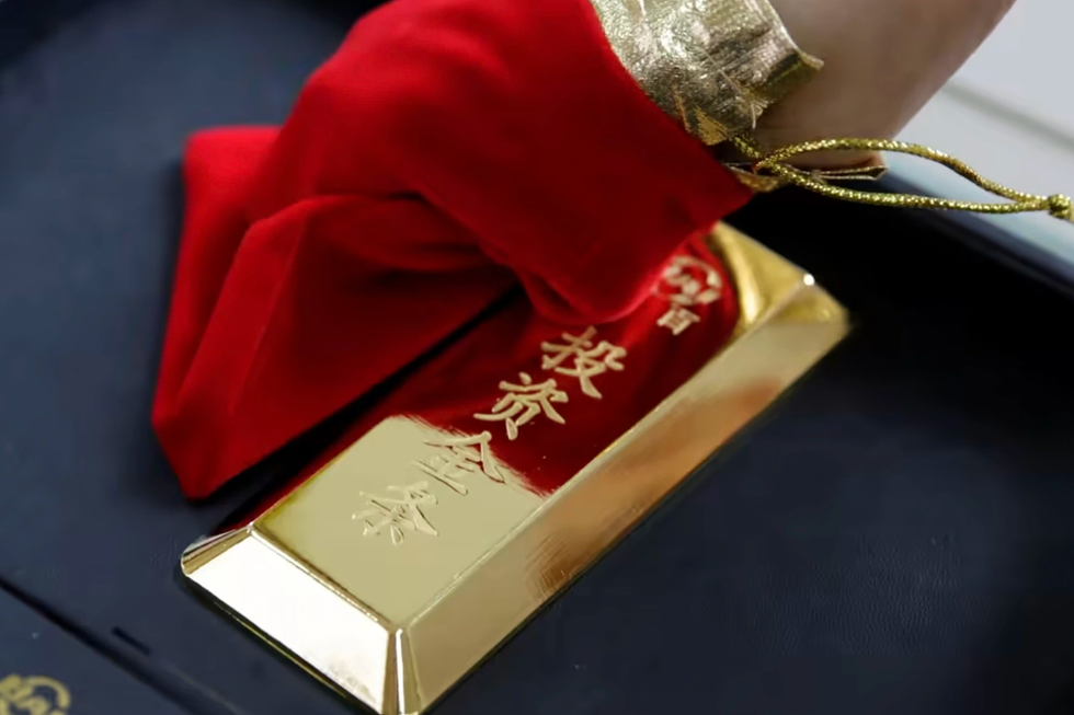 Các quốc gia ồ ạt gom hàng trăm tấn vàng - 2 Các quốc gia ồ ạt gom hàng trăm tấn vàng - 2