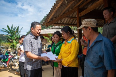 Bộ LĐ-TB&XH hỗ trợ người dân bị thiệt hại nặng do sạt lở đất ở Cao Bằng