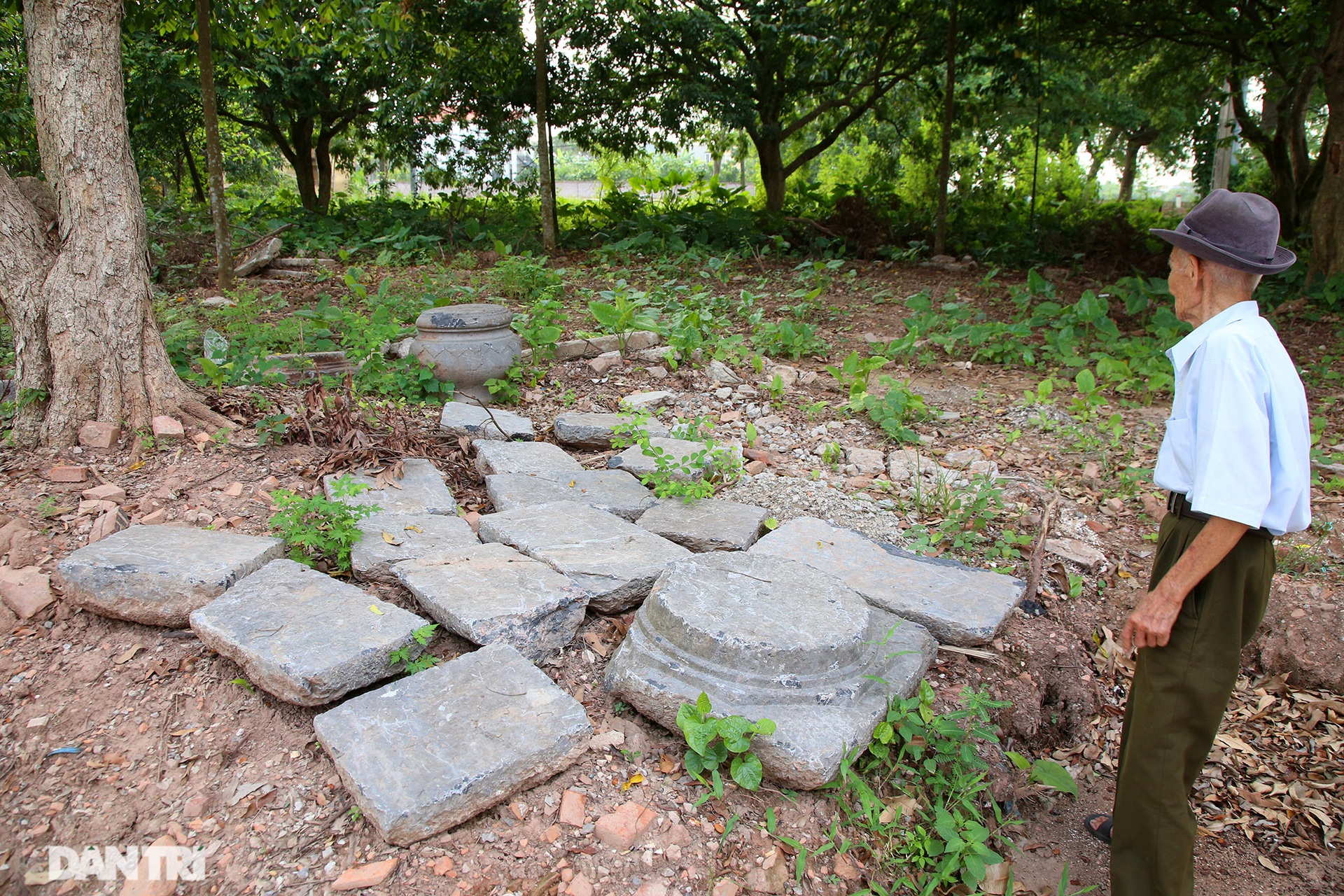 Ngôi đình độc lạ ở Hà Nội với tư thế rồng quay ngược - 13