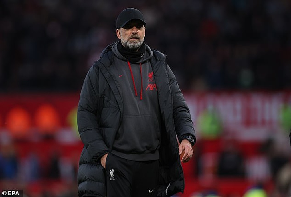 HLV Klopp tức giận với phóng viên, bỏ dở cuộc họp báo - 1 HLV Klopp tức giận với phóng viên, bỏ dở cuộc họp báo - 1
