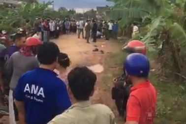 Người đàn ông vô cớ cầm dao chém 2 cháu nhỏ và hàng xóm bị thương