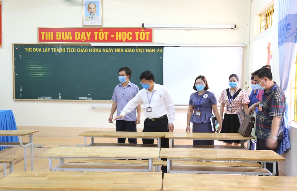 Ninh Bình: Sẵn sàng thi tốt nghiệp THPT, không có thí sinh là F0, F1, F2 - 2 Ninh Bình: Sẵn sàng thi tốt nghiệp THPT, không có thí sinh là F0, F1, F2 - 2