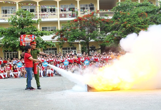 Lồng ghép giáo dục kỹ năng phòng cháy, chữa cháy trong trường học - Ảnh 1. Lồng ghép giáo dục kỹ năng phòng cháy, chữa cháy trong trường học - Ảnh 1.